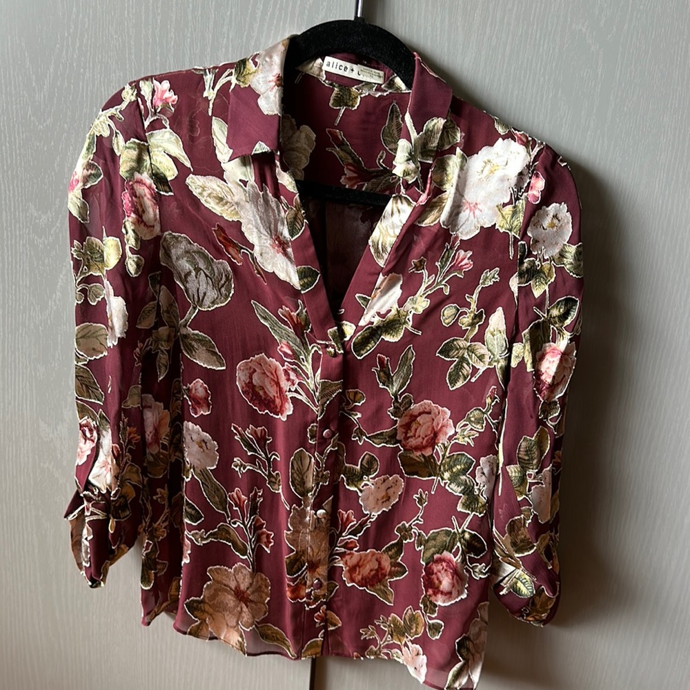Alice &Olivia burgundy shirt